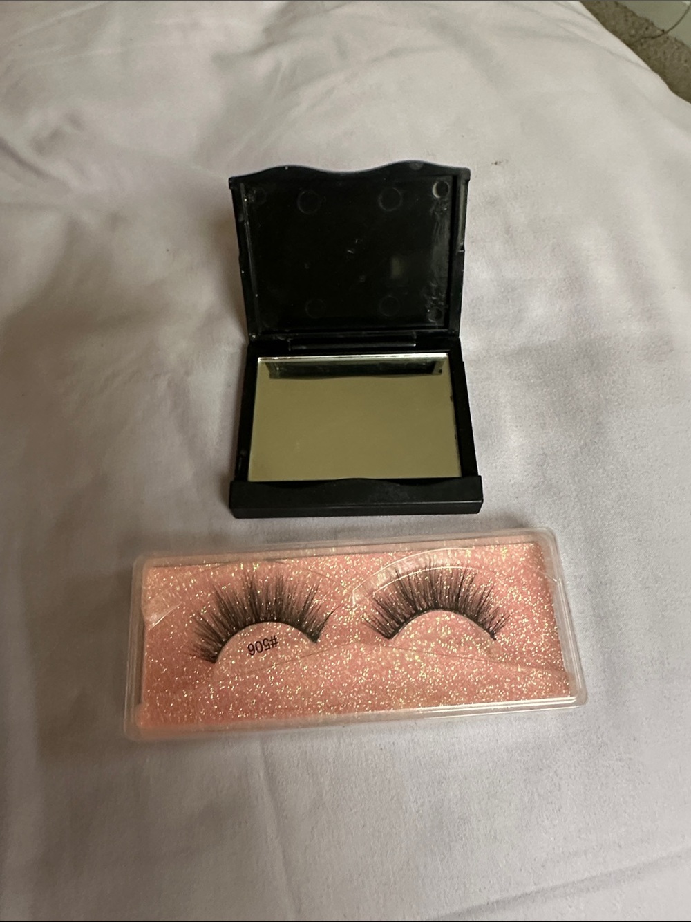 False Mink Eyelashes with Compact Mirror